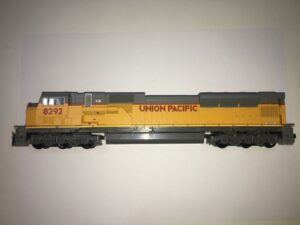 Kato HO SD90/43MAC Union Pacific #8292 37-6393