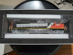Athearn Genesis HO SD70M Canadian National #8810 DCC & Sound